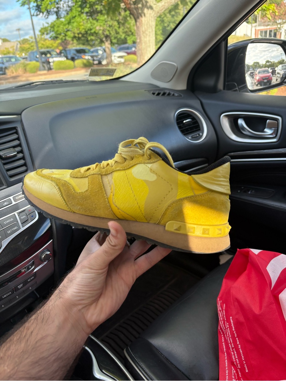 VALENTINO GARAVANI YELLOW CAMO SNEAKERS Sz 7 W/M